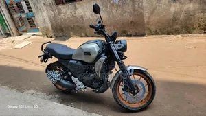 ইয়ামাহা এফজেড-এক্স ২০২৫ ধূসর