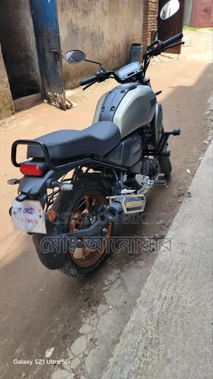 ইয়ামাহা এফজেড-এক্স ২০২৫ ধূসর