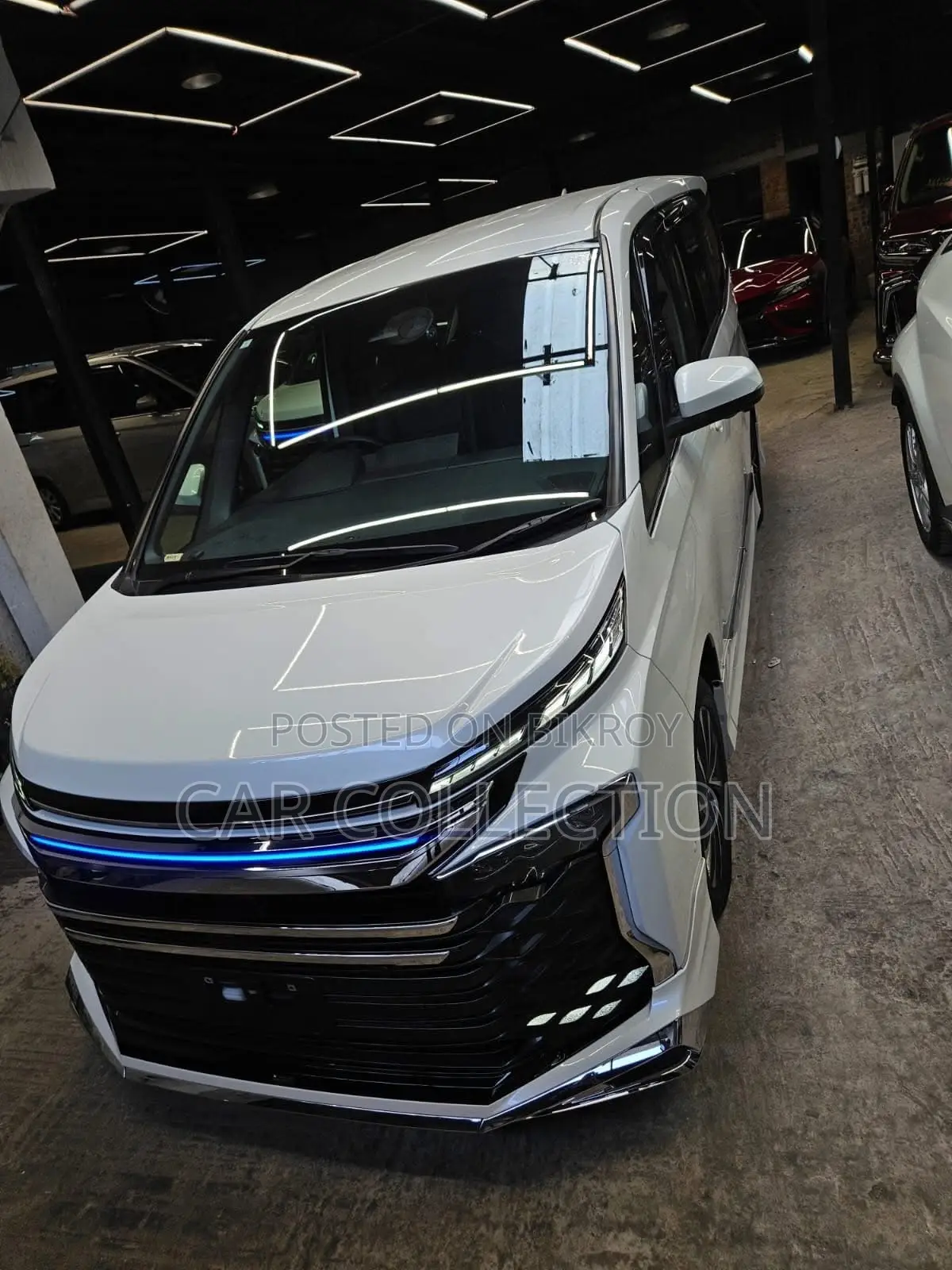 নতুন Toyota Voxy Hybrid S-Z 2WD 7-Seater 2023 Pearl