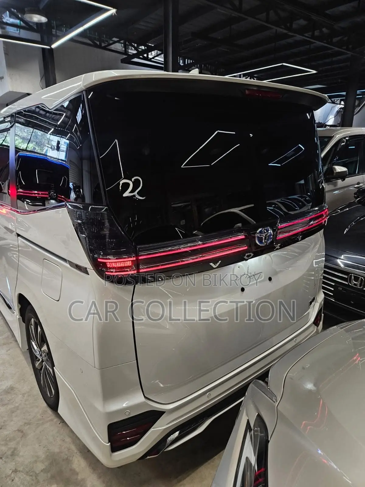 নতুন Toyota Voxy Hybrid S-Z 2WD 7-Seater 2023 Pearl