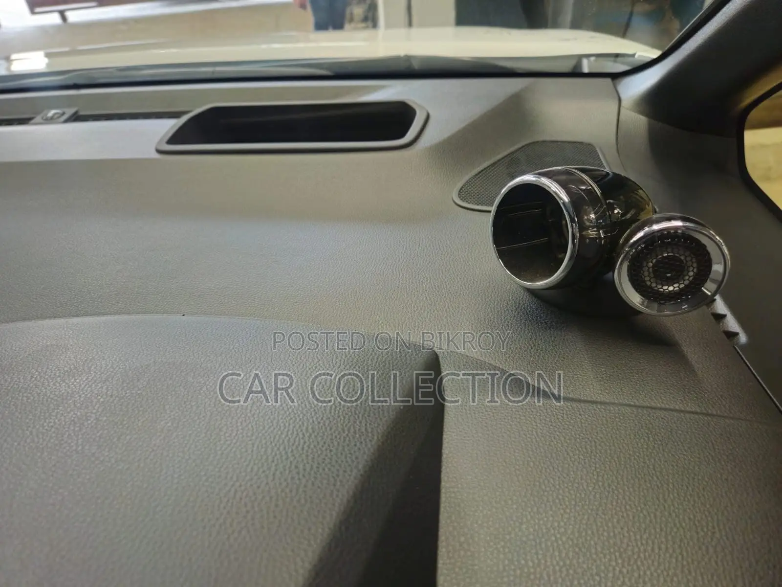 নতুন Toyota Voxy Hybrid S-Z 2WD 7-Seater 2023 Pearl