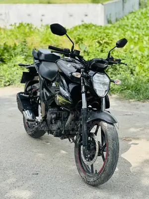 সুজুকি গিক্সার ২০২৩ ব্ল্যাক