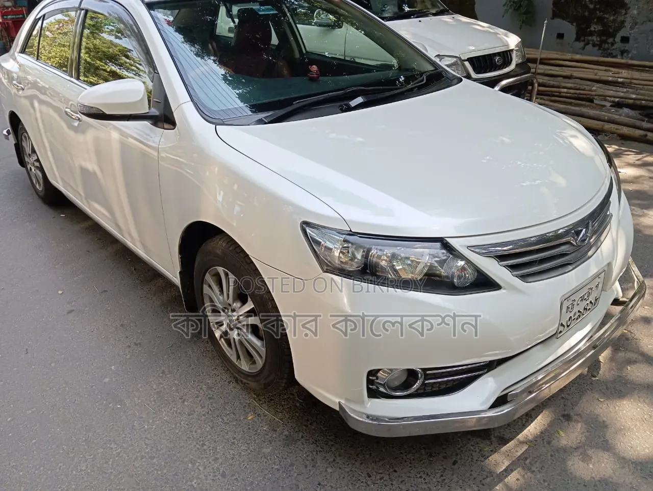 টয়োটা অ্যালিওন ২০১৩ সাদা