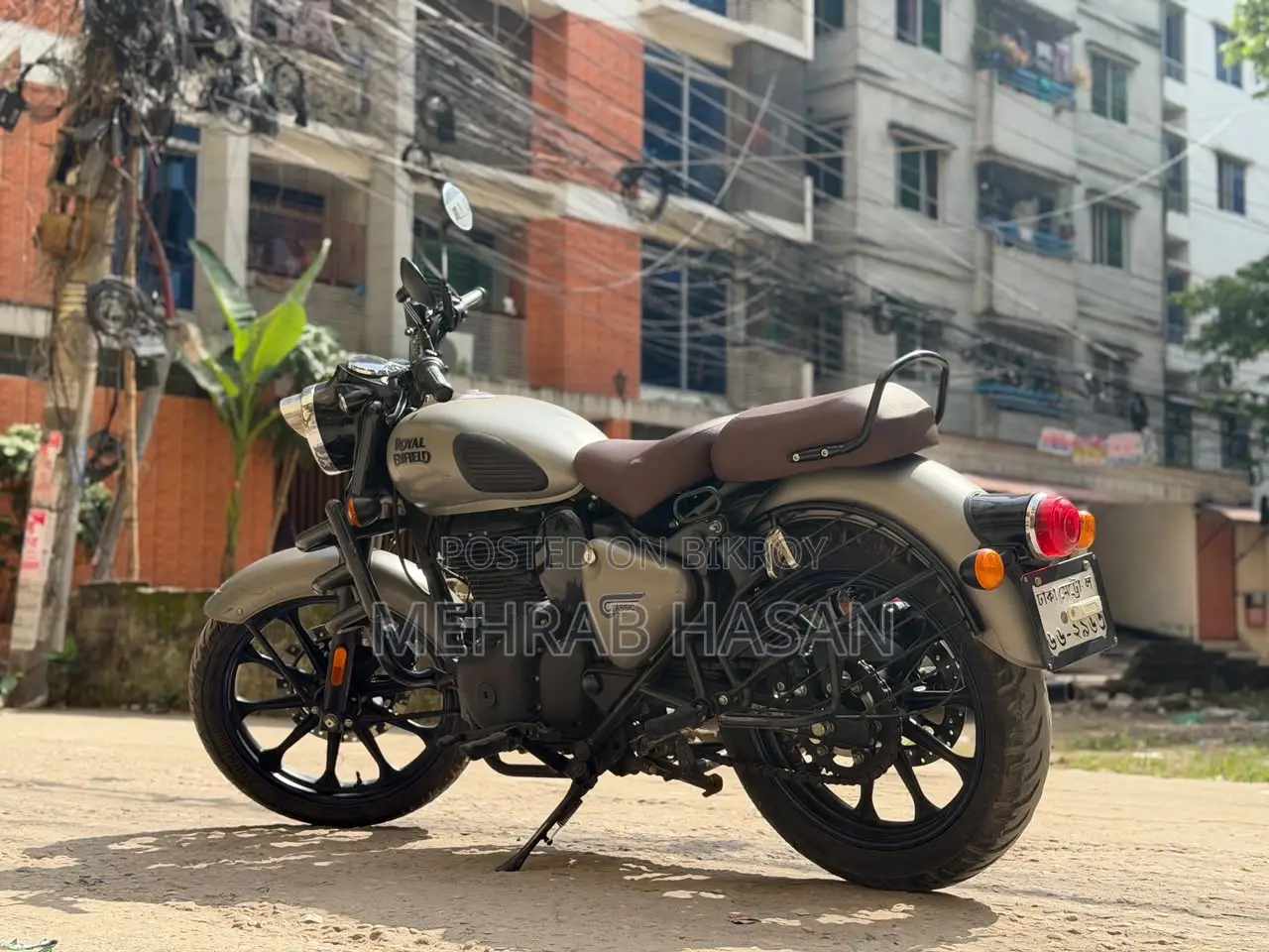 রয়েল এনফিল্ড ক্লাসিক ৩৫০ ২০২৪ গ্রে