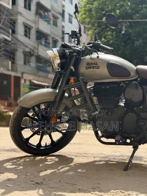 রয়েল এনফিল্ড ক্লাসিক ৩৫০ ২০২৪ গ্রে