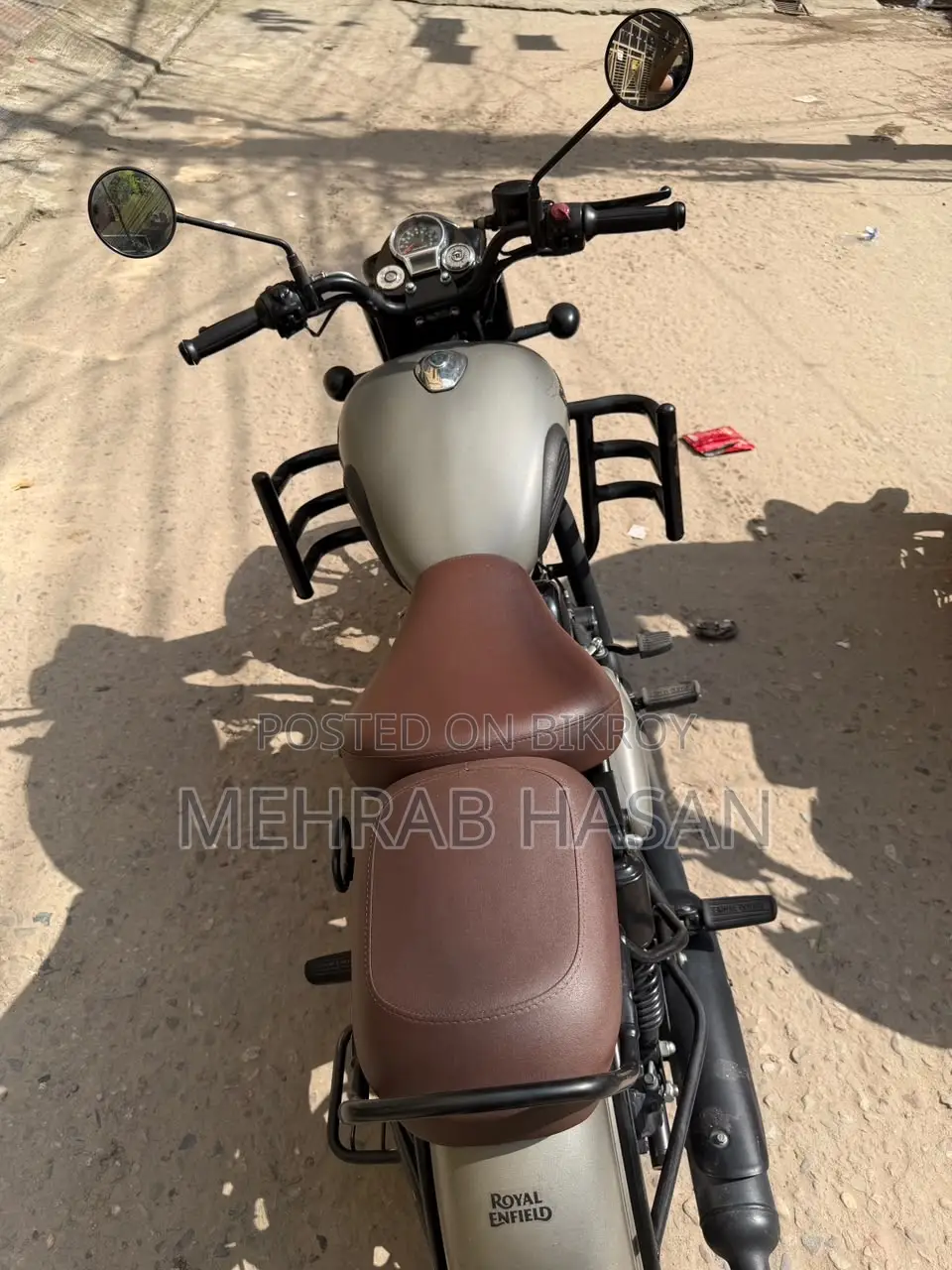 রয়েল এনফিল্ড ক্লাসিক ৩৫০ ২০২৪ গ্রে
