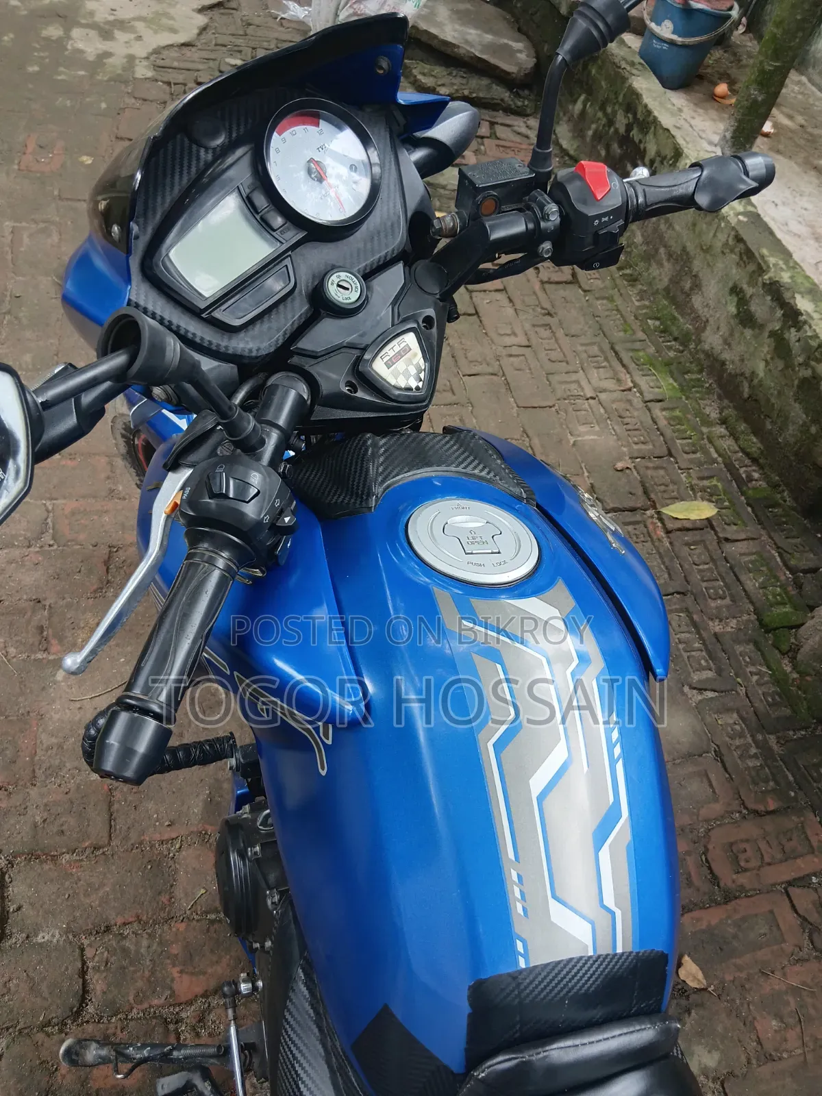 TVS Apache RTR 160 2V 2018 Blue
