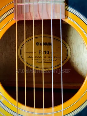 Guitar Yamaha F310