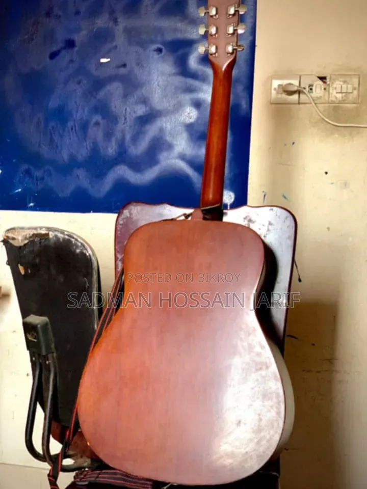 Guitar Yamaha F310