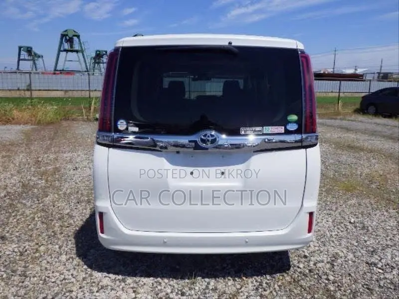 Toyota Noah 2.0 FWD (8 Seater) 2021 Pearl