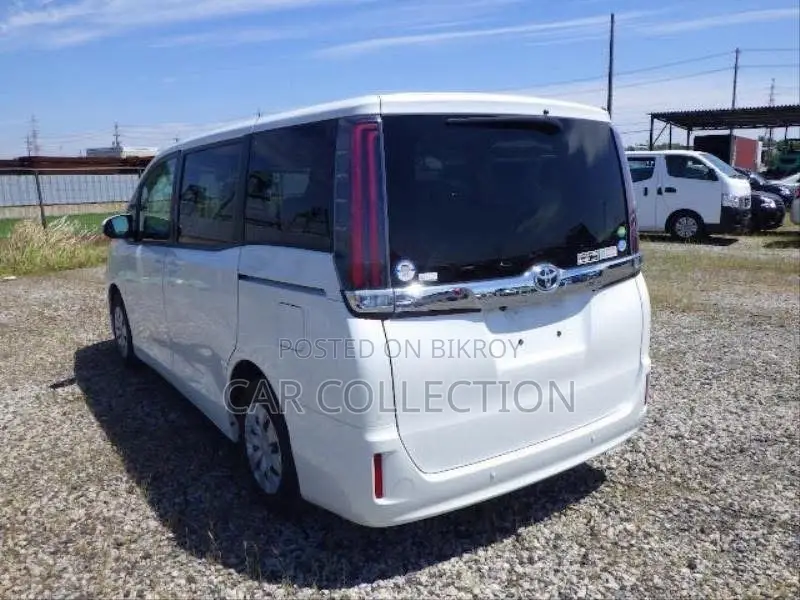 Toyota Noah 2.0 FWD (8 Seater) 2021 Pearl