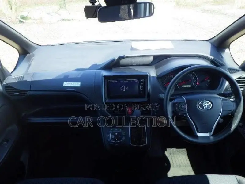 Toyota Noah 2.0 FWD (8 Seater) 2021 Pearl
