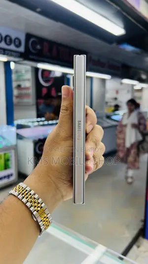 স্যামসাং গ্যালাক্সি জেড ফোল্ড৬ ২৫৬ জিবি
