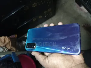 Vivo Y20 64 GB নীল