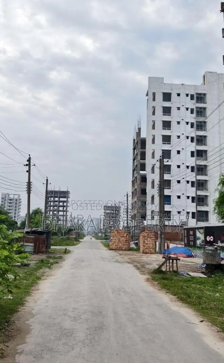 60ft Road 3 Katha Park North at Sector-17/I.