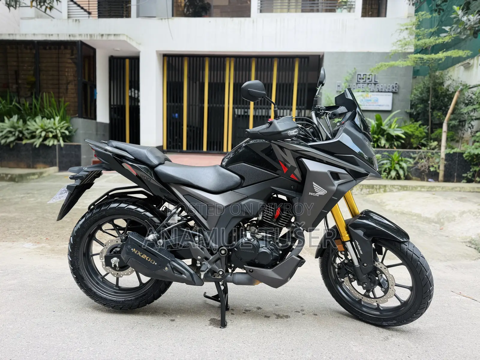 হোন্ডা সিবিএক্স ২০২৬ কালো