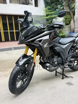 হোন্ডা সিবিএক্স ২০২৬ কালো