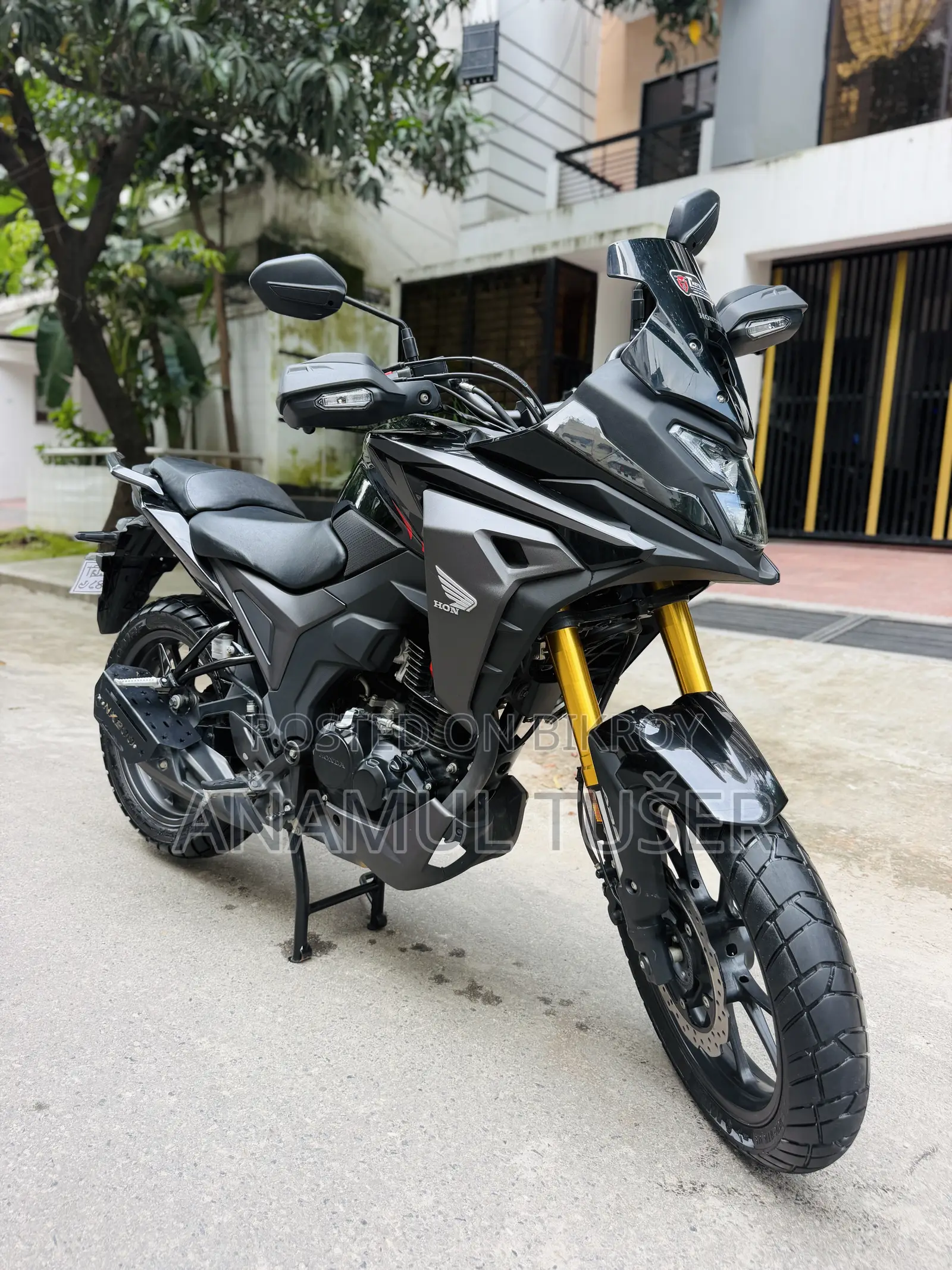 হোন্ডা সিবিএক্স ২০২৬ কালো