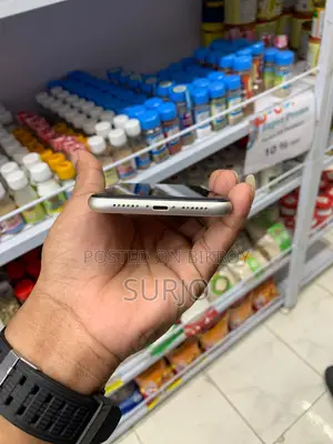 New Apple iPhone 11 128 GB White