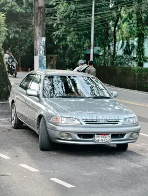 টয়োটা করিনা ১৯৯৭ সিলভার