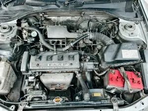 টয়োটা করিনা ১৯৯৭ সিলভার