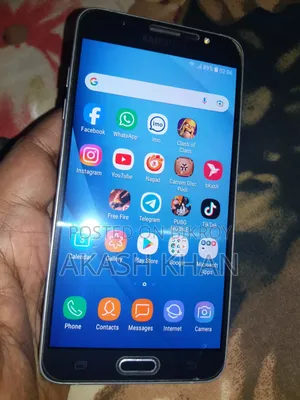 Samsung Galaxy J7 16 GB Black