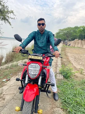 নতুন সুজুকি জিক্সার ২০২৩ লাল