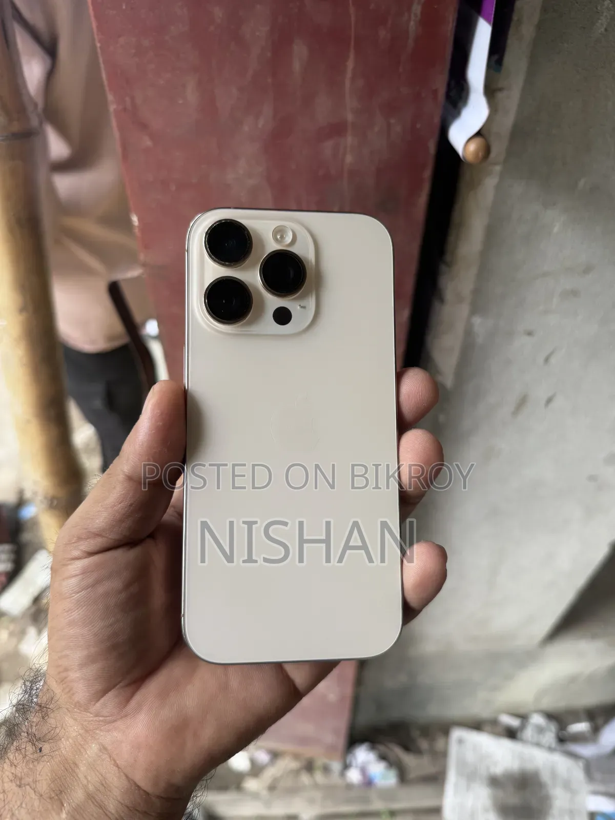 অ্যাপল আইফোন ১৬ প্রো ১২৮ জিবি গোল্ড