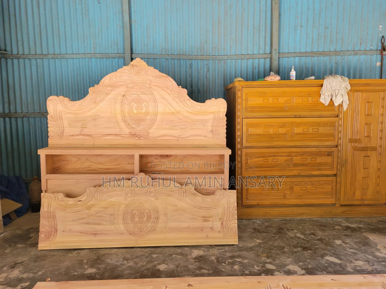 ওয়াল শোকেস