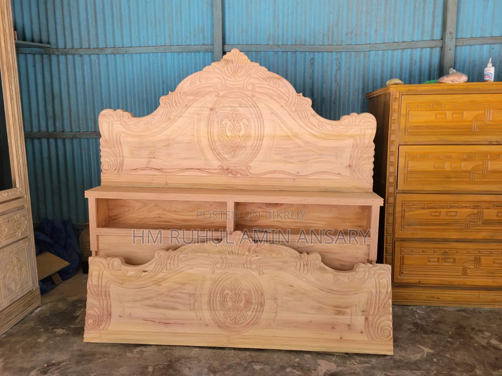 ওয়াল শোকেস
