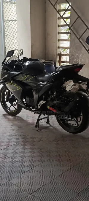 সুজুকি জিক্সার এসএফ ২০২৩ ব্ল্যাক