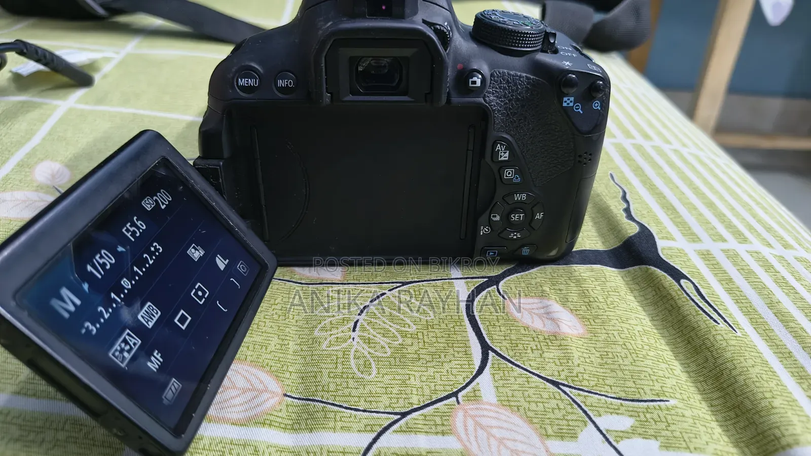 Canon EOS 700D