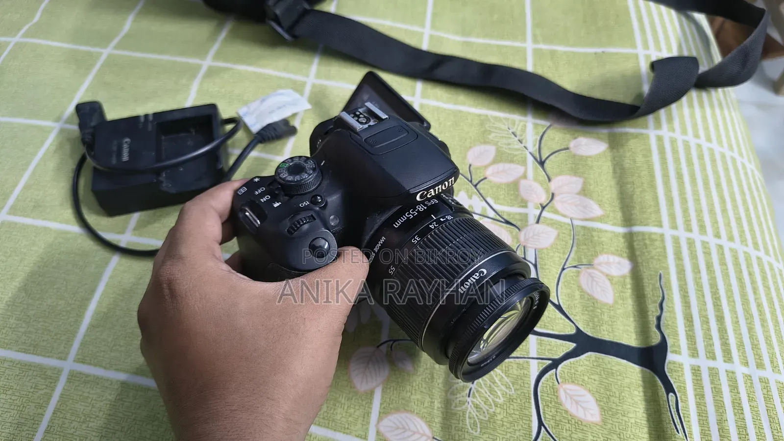 Canon EOS 700D