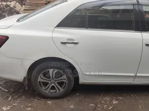 টয়োটা প্রমিও ২০১৮ হোয়াইট