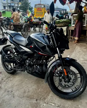বাজাজ পালসার এন১৬০ ২০২৩ কালো
