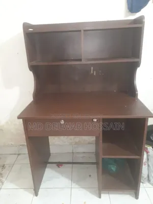 একদম ফ্রেশ পড়ার টেবিল বিক্রি হবে