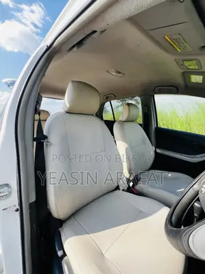 Toyota Vitz 1.0 FWD 3dr 2010 White