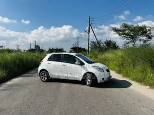 Toyota Vitz 1.0 FWD 3dr 2010 White