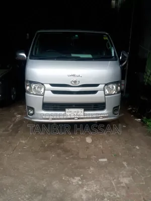 Toyota HiAce 2015 Silver