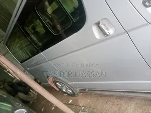 Toyota HiAce 2015 Silver