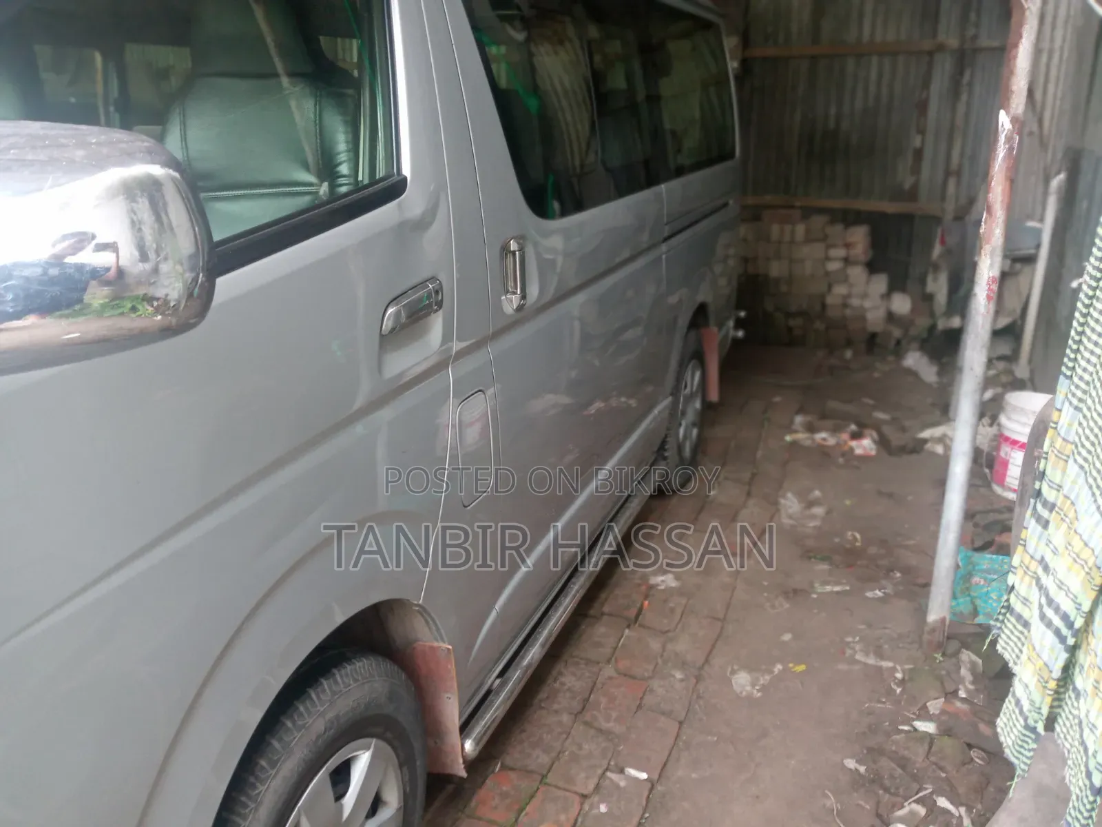 Toyota HiAce 2015 Silver