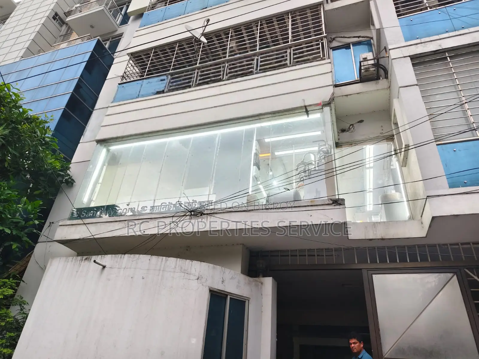 উত্তরায় ১৯২৫ বর্গফুটের খোলা অফিস ফ্লোর ভাড়া