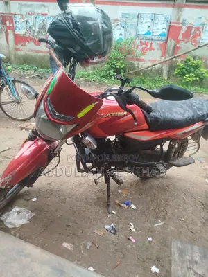 বাজাজ প্লাটিনা ১১০ ২০২২ লাল
