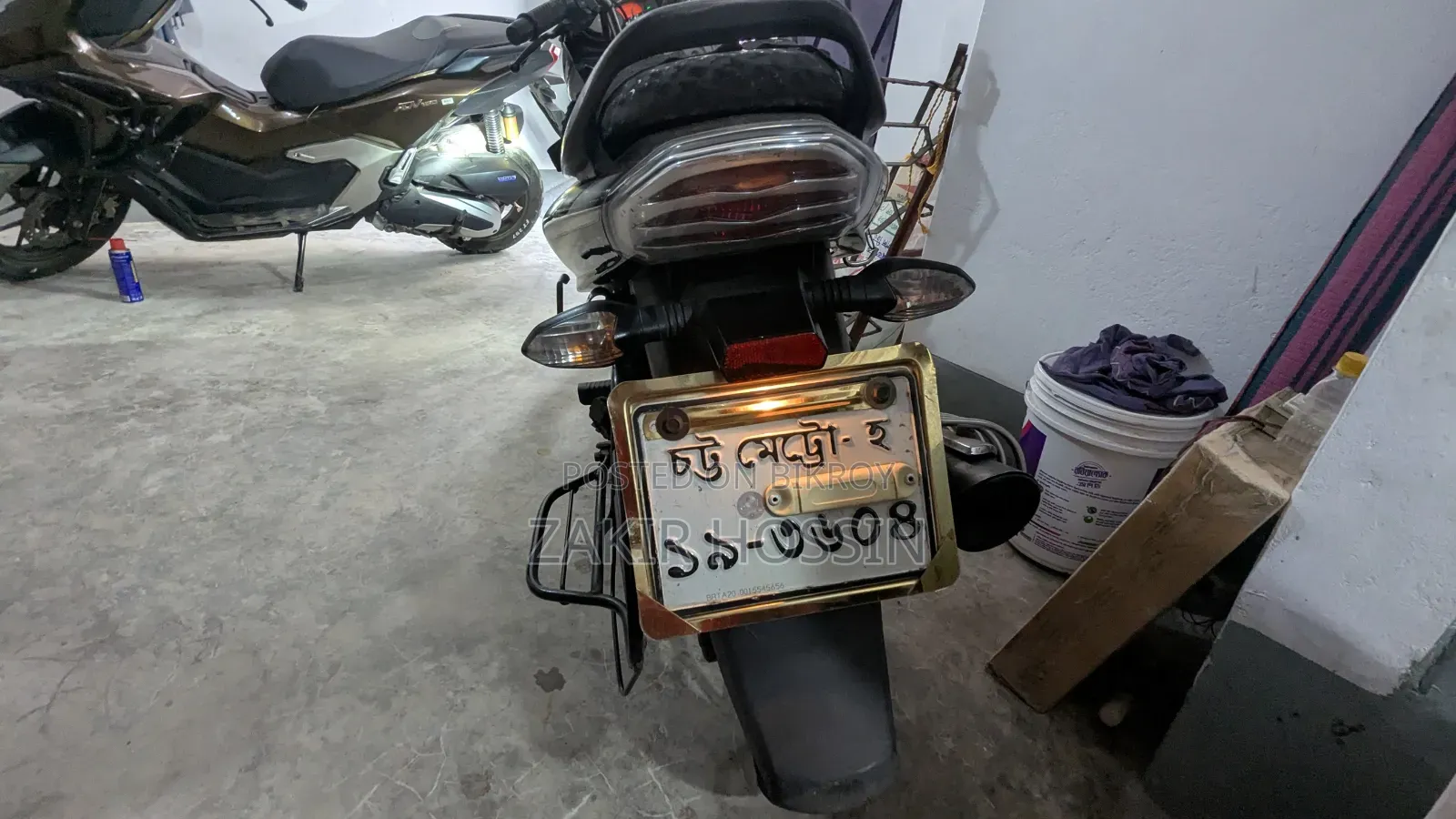 বাজাজ ডিসকভার ১২৫ ২০১৯ কালো