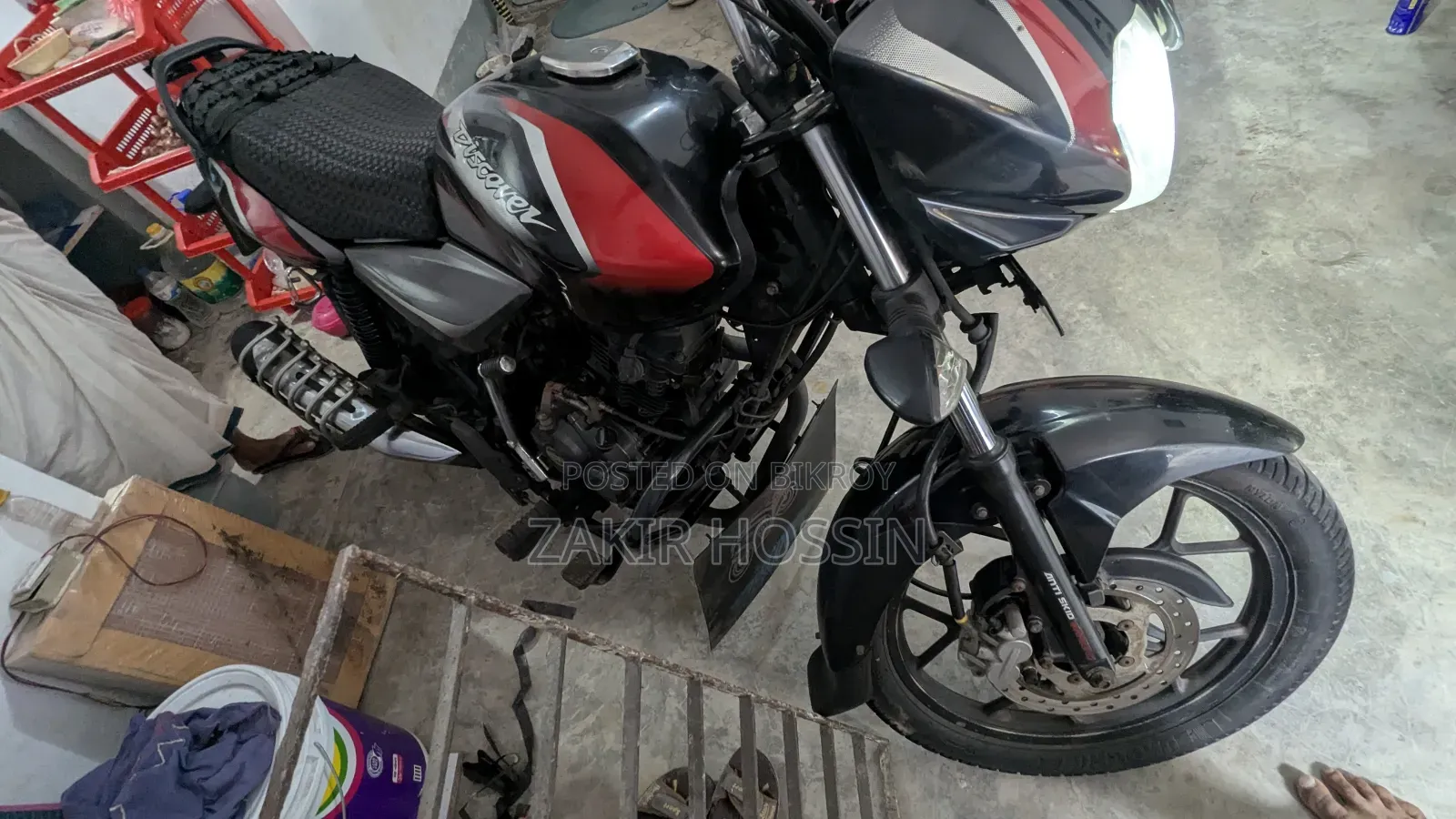 বাজাজ ডিসকভার ১২৫ ২০১৯ কালো