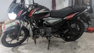 বাজাজ ডিসকভার ১২৫ ২০১৯ কালো