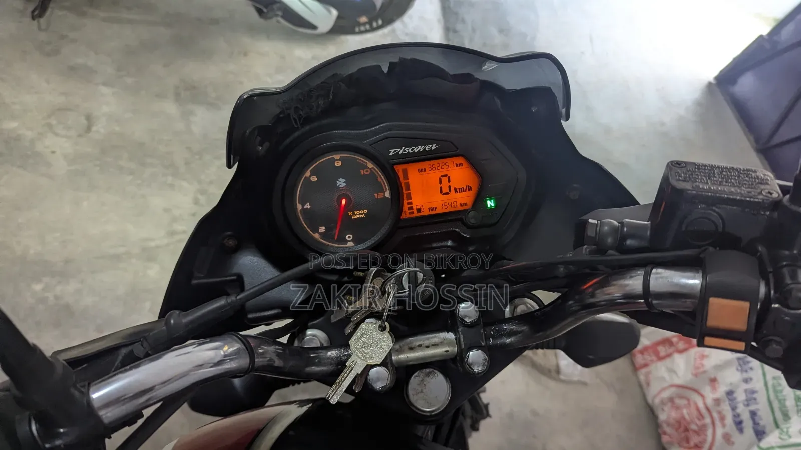 বাজাজ ডিসকভার ১২৫ ২০১৯ কালো