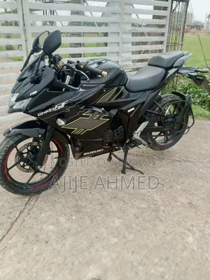 নতুন সুজুকি জিক্সার এসএফ ২০২১ কালো