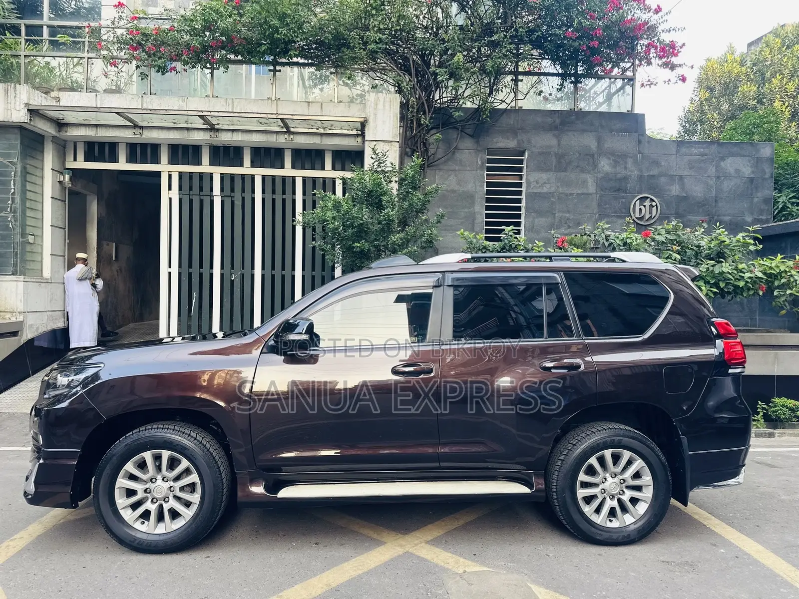 Toyota Land Cruiser Prado 2017 Brown