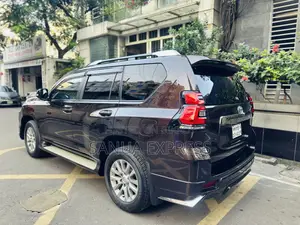 Toyota Land Cruiser Prado 2017 Brown